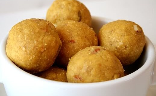 making of besan laddu, indian sweets, Indian festival sweets
