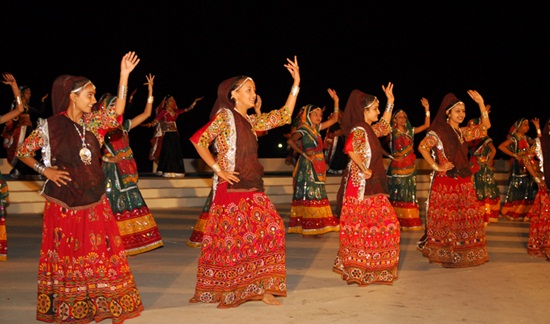 Kutch embroidery, kutch festival details, folk dance in rann utsav, festivals of India