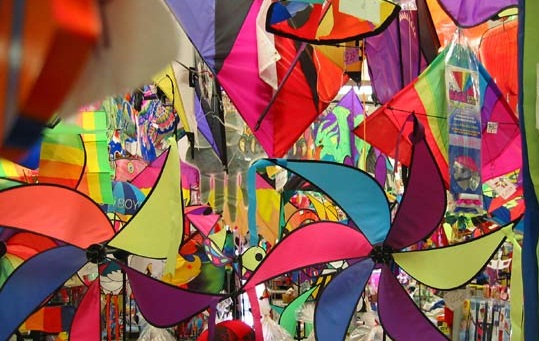 Gujarat's kite flying festival blog, pictures of different kites, gujarat festivals 