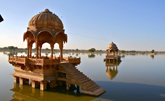 Gadi Sagar Lake history, things to see in Jaisalmer, Jaisalmer travel guide 
