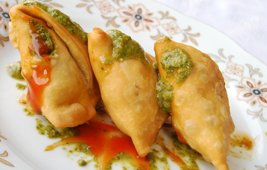 samosa in delhi, delhi street food guide