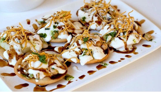 Chaat food culture in India, papri chaat in indore, street foods of Indore