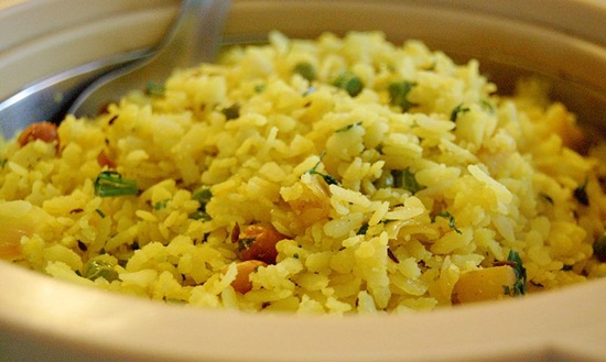 Indore street food guide, Indore ke poha, things to eat in Indore, Madhya Pradesh food tourism