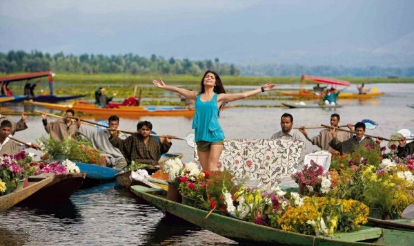 Bollywood film shooting locations, jab tak hia jaan shooting in kashmir, 10 best summer destinations in India, lowest airfare to India, Indian eagle travel blog