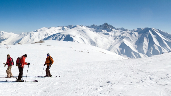 gulmarg skiing in kashmir, kashmir adventure travel blogs, summer india travel 