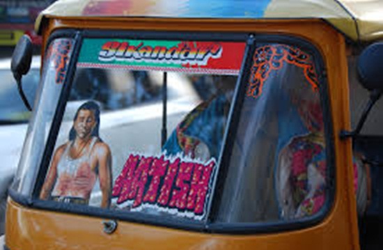 autorickshaws with bollywood movie posters, autorickshaws in hindi movies, story of auto ride in India