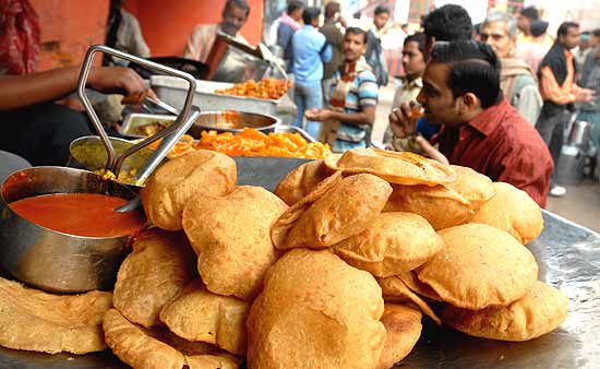 things to eat in banaras, varanasi street food, divine destinations in India, cheap flights to India 