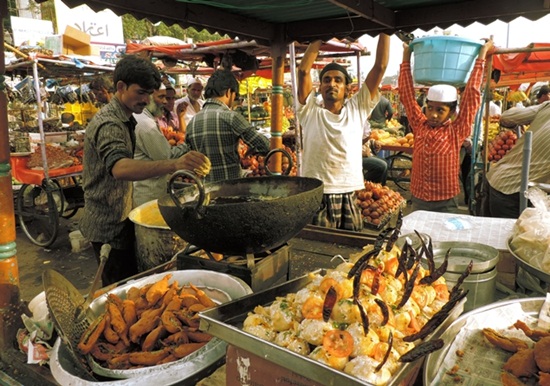 Things to eat in Old City Hyderabad during Ramadan Old City Hyderabad during ramadan, Ramzan market near Charminar
