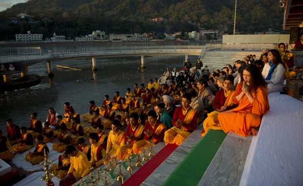 Yoga retreats in Rishikesh, Ashrams in Rishikesh, International Yoga Week dates, IndianEagle travel tips