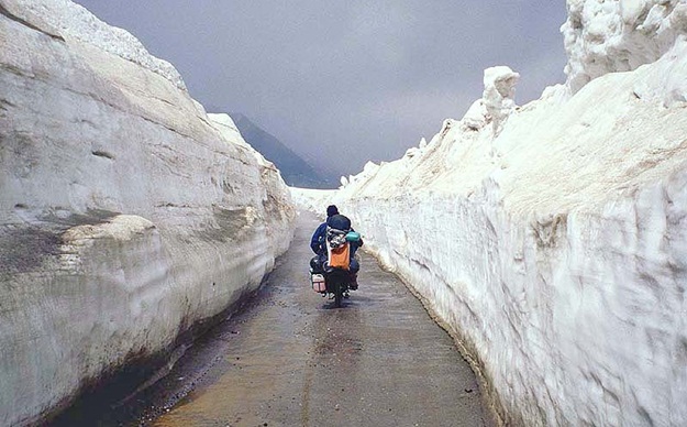 Manali to Rohtang Pass, Himalayan road trips