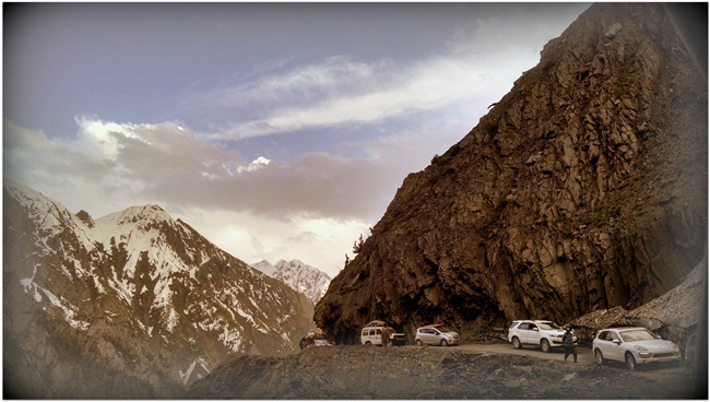 Ladakh road trips, road trips in India, IndianEagle travel booking