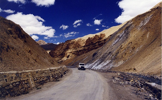 manali to Leh road trips in India