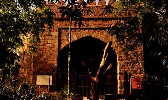 Delhi attractions, old delhi things, khooni darwaza delhi, interesting facts about India 