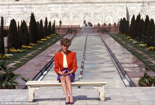 Princess Diana at Taj Mahal, history of Taj Mahal, monument of love
