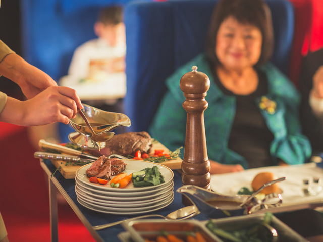 airline food facts, airplane food, inflight dining, flying chef