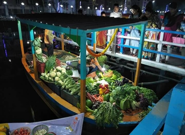 kolkata floating market, kolkata tourist places, cheap flights to kolkata from USA